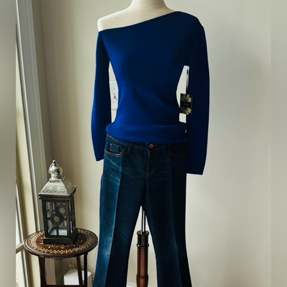 Elegant Cichic Blue One-Shoulder Women's Top